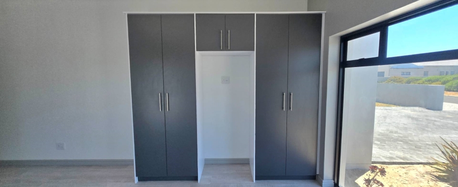 5 Bedroom Property for Sale in Kleinbaai Western Cape